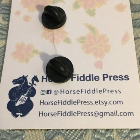 NWT Shiba Inu Geisha Enamel Pin - Picture 5 of 6